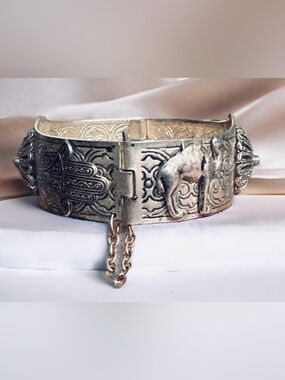 Vintage Gold-Tone Elephant Motif Bracelet